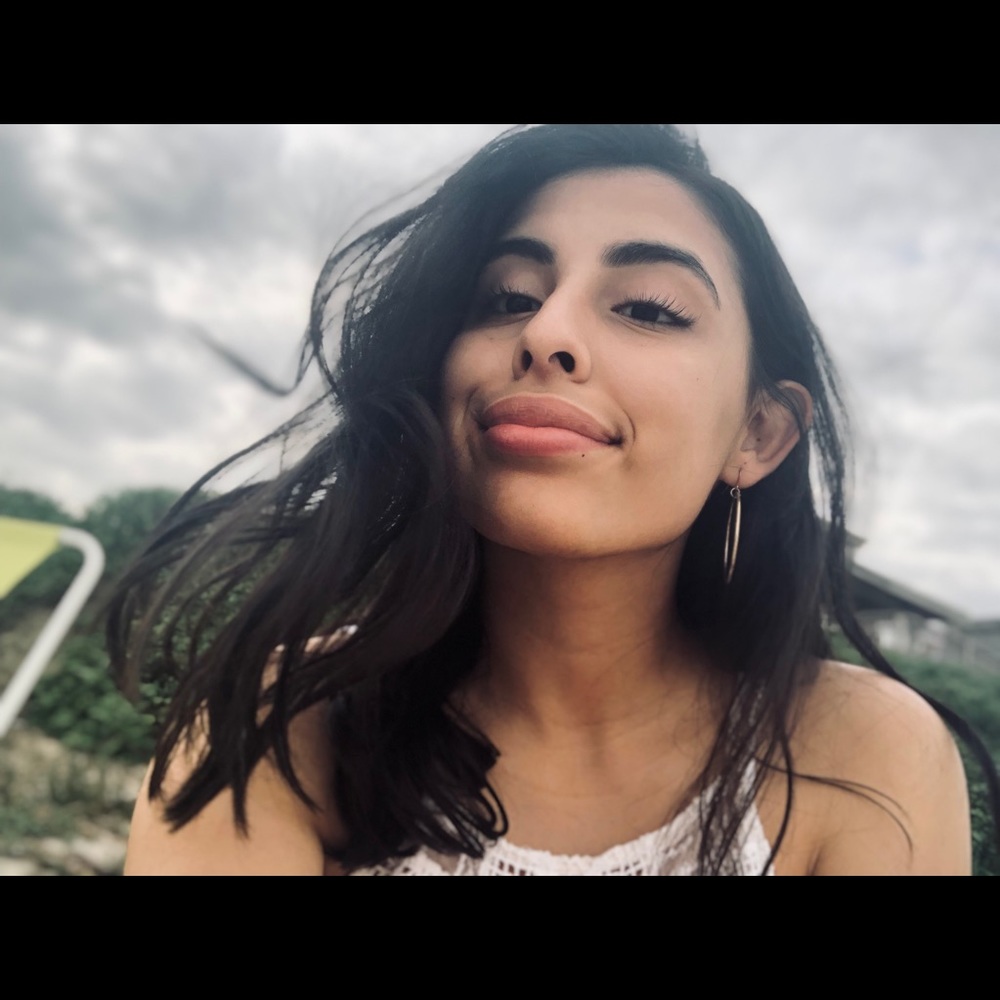 Meet your Posher, Danielle